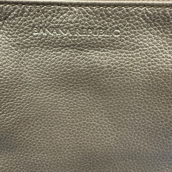 Banana Republic Silver Metallic Leather Wristlet Clutch - Picture 3 of 9